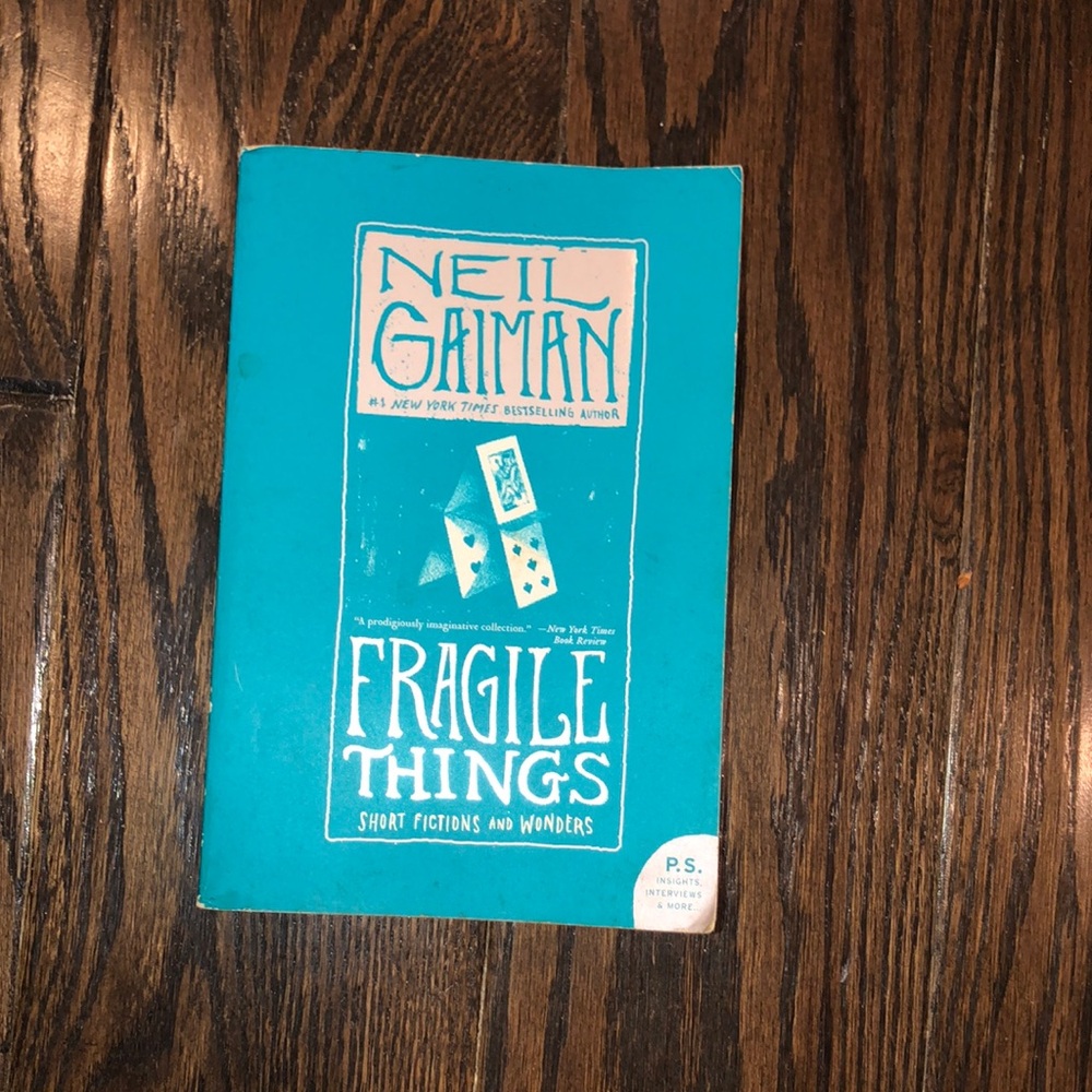Fragile things by Neil Gaiman paperback book